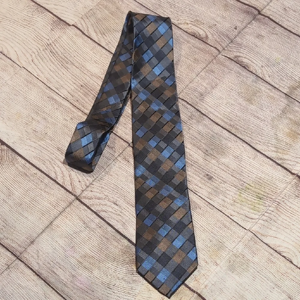 Calvin Klein Men's Multi Colored Check Xtra Long Silk Tie